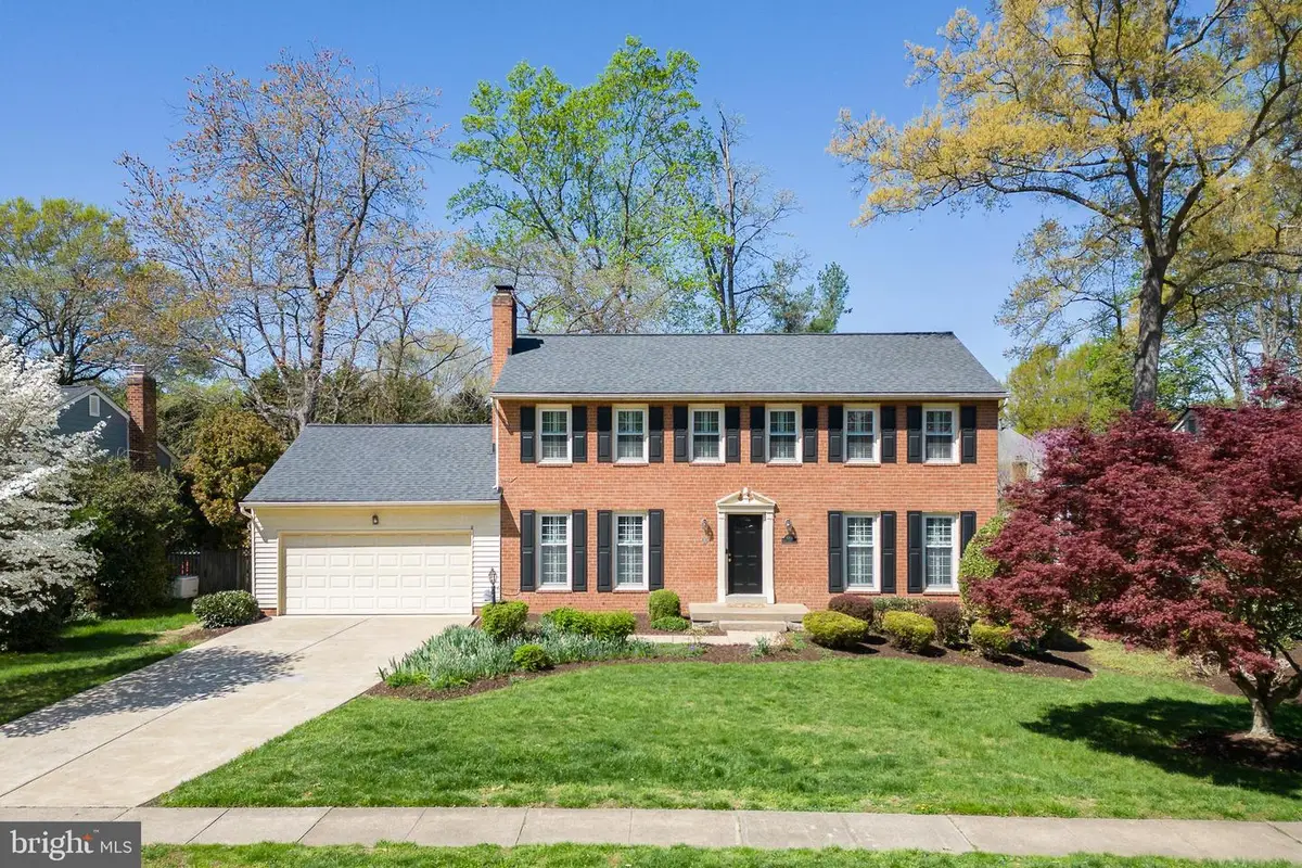 8306 Crown Court Rd, Alexandria, VA 22308 - #1