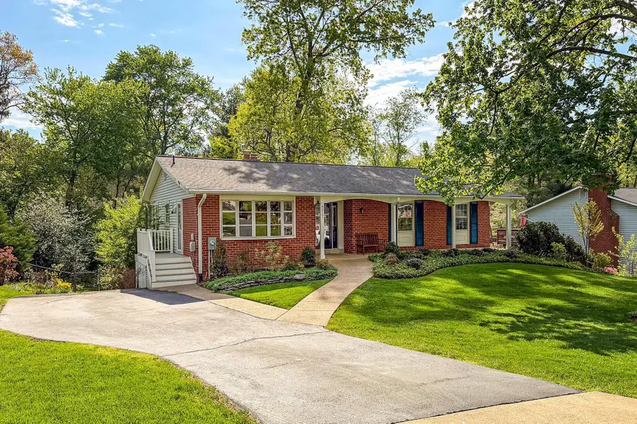 4317 Selkirk Dr, Fairfax, VA 22032 - #3