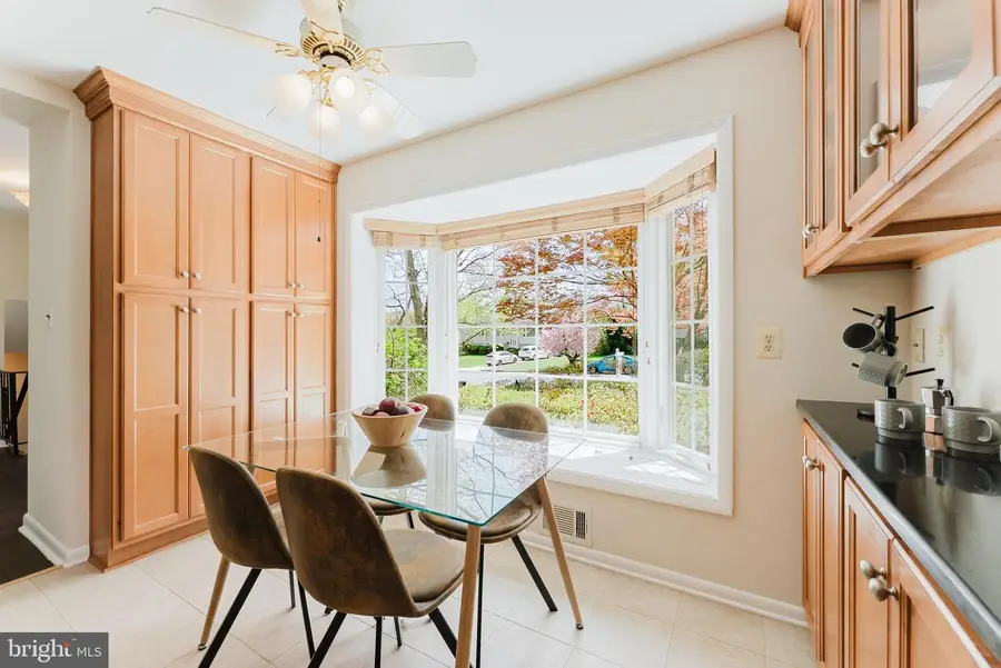 8608 Queen Elizabeth Blvd, Annandale, VA 22003 - #3