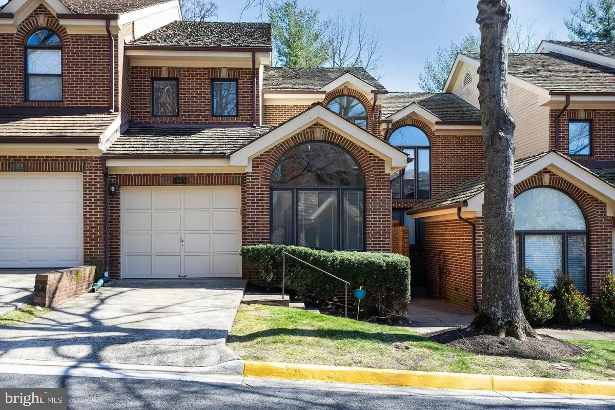 1462 Hampton Hill Cir, McLean, VA 22101 - #1