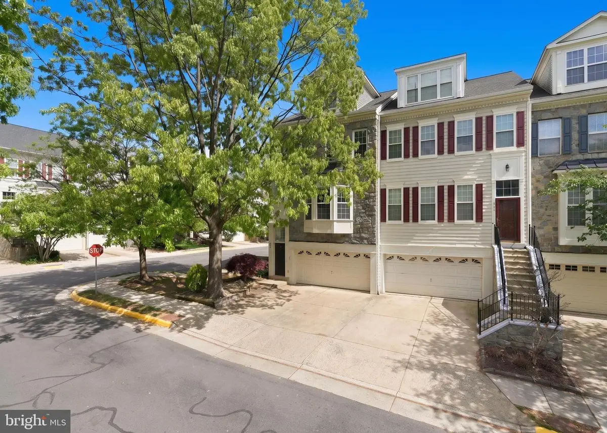 2167 Capstone Cir, Herndon, VA 20170 - #1