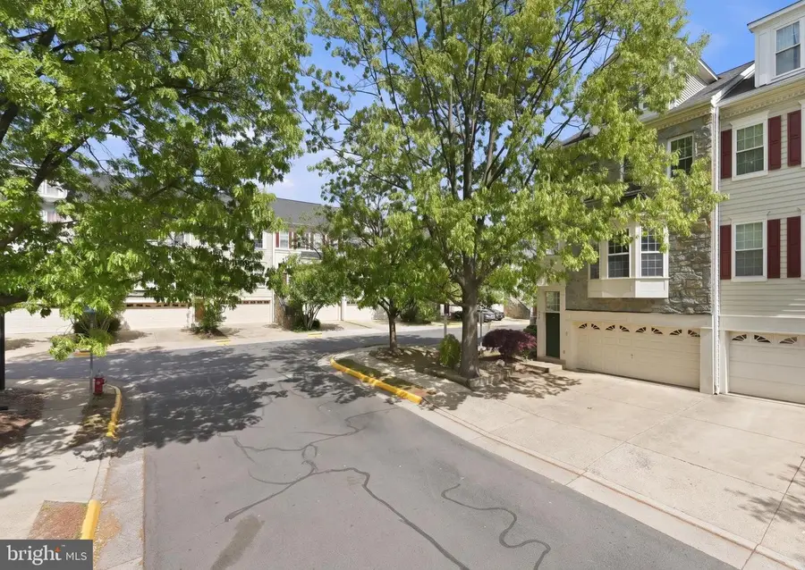 2167 Capstone Cir, Herndon, VA 20170 - #3