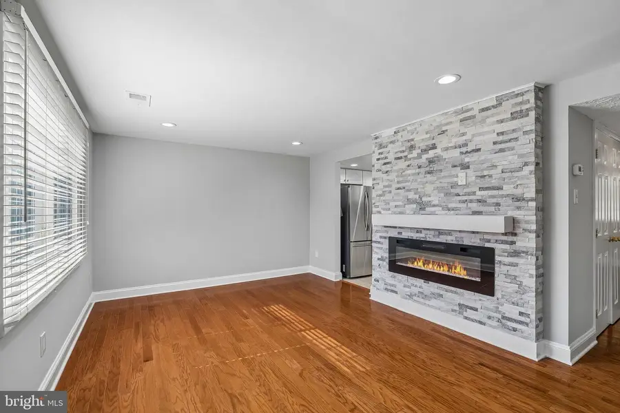 8333 Brockham Dr, Alexandria, VA 22309 - #2