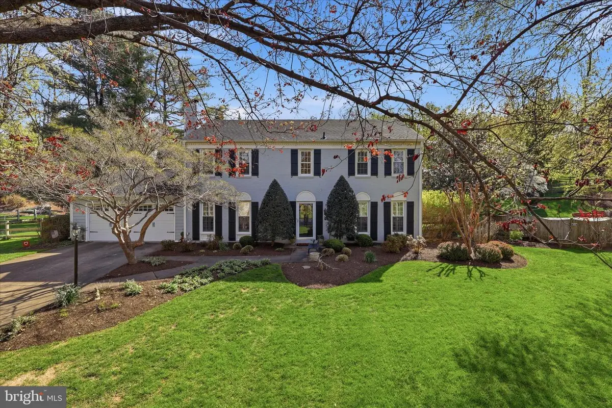 1919 Batten Hollow, Vienna, VA 22182 - #1