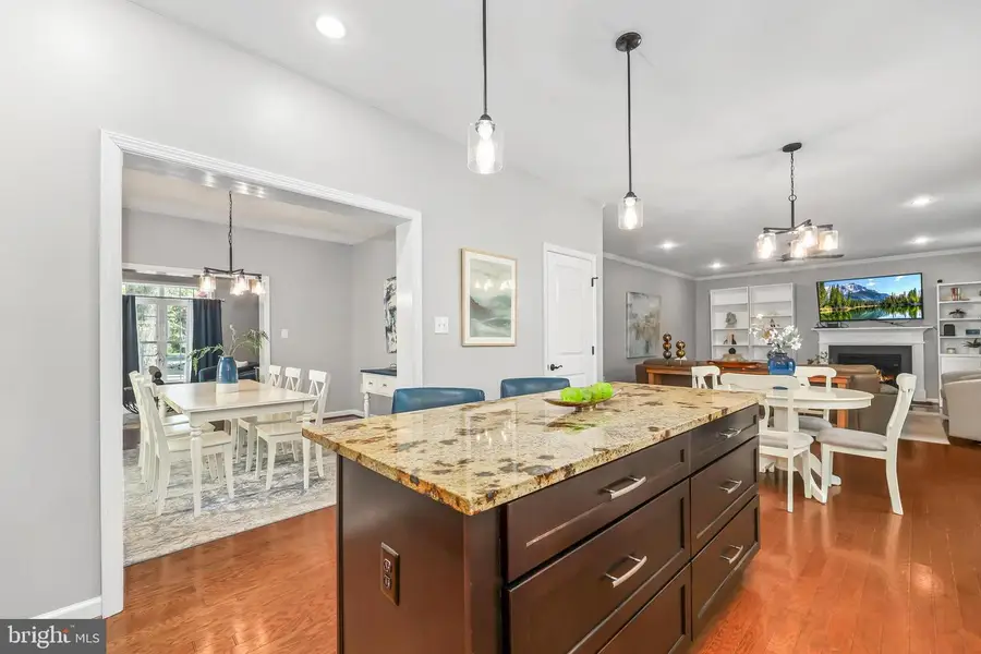 6614 Benson Dr, Alexandria, VA 22306 - #3