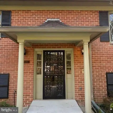 8913 Bluegate Dr, Fairfax, VA 22031 - #1