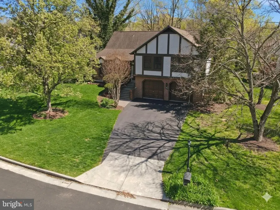 12561 Quincy Adams Ct, Herndon, VA 20171 - #2