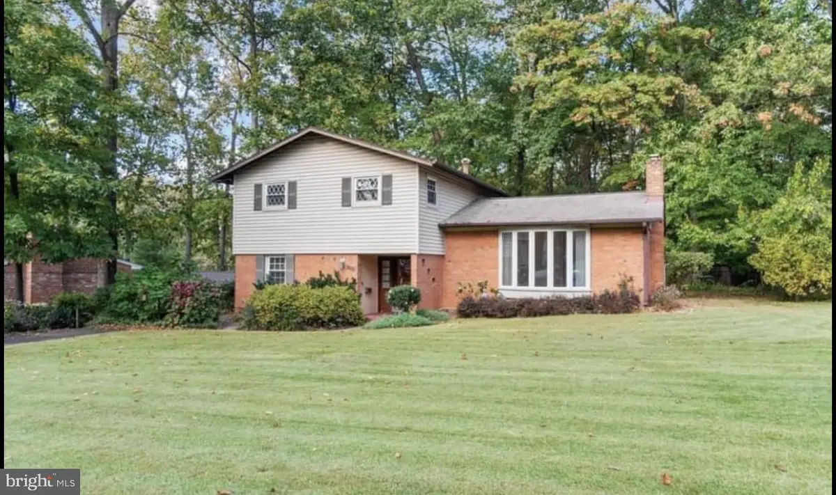 6810 Fern Ln, Annandale, VA 22003 - #1