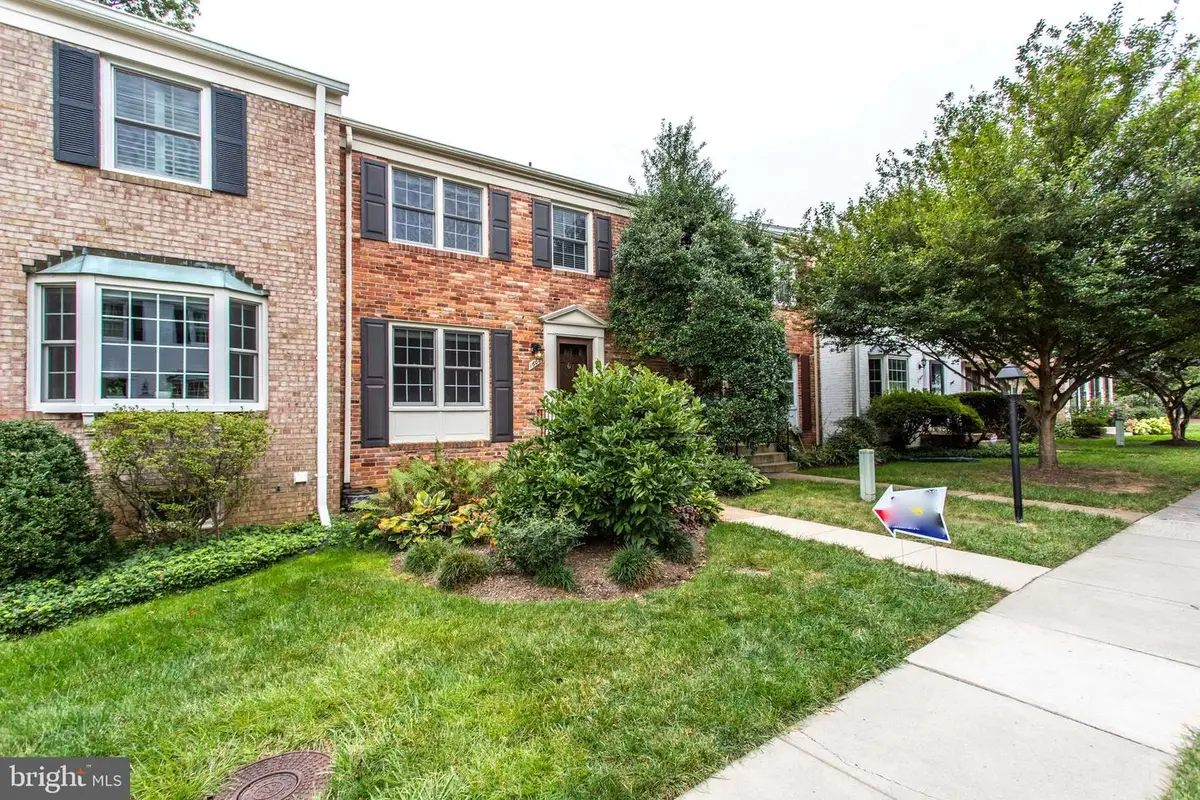1608 Dunterry Pl, McLean, VA 22101 - #1