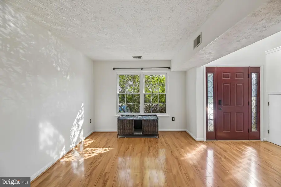 6101-b Hoskins Hollow Cir, Centreville, VA 20121 - #3