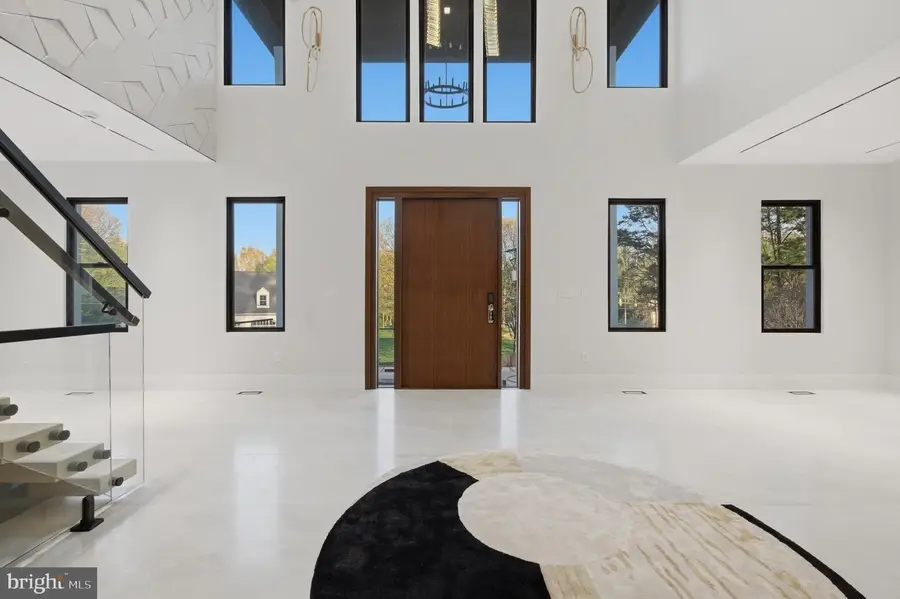 1124 Savile Ln, McLean, VA 22101 - #3