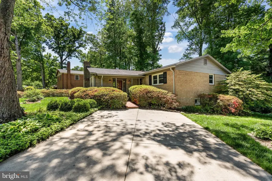 6604 Grey Fox Dr, Springfield, VA 22152 - #2