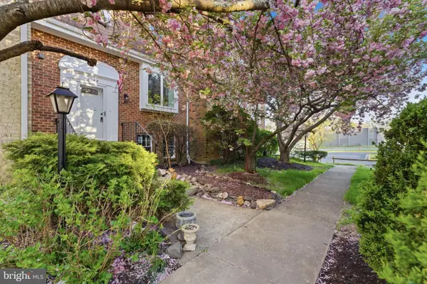 3142 Valentino Ct, OAKTON, VA 22124