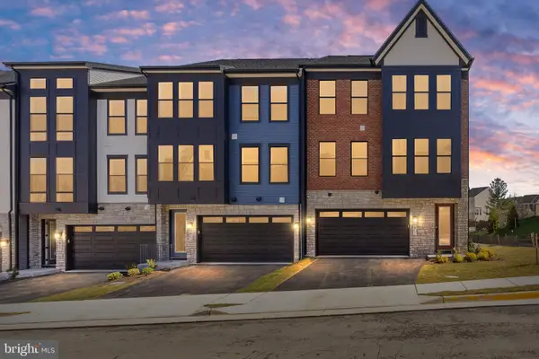 8454 Begonia Ln, LORTON, VA 22079