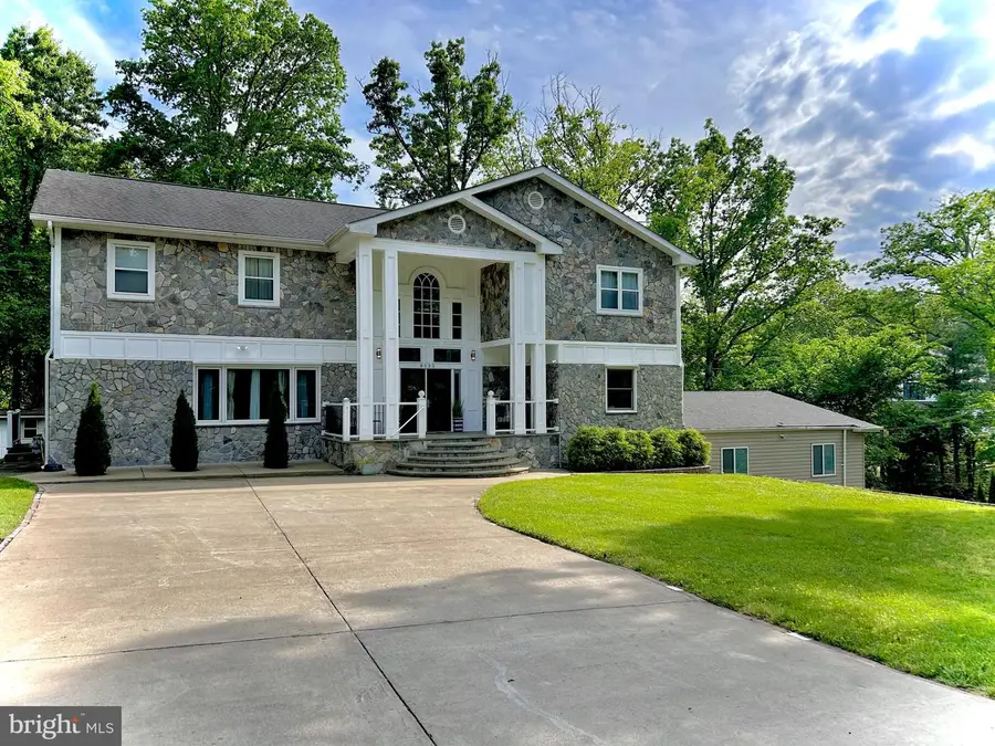 8535 Forest St, Annandale, VA 22003 - #2