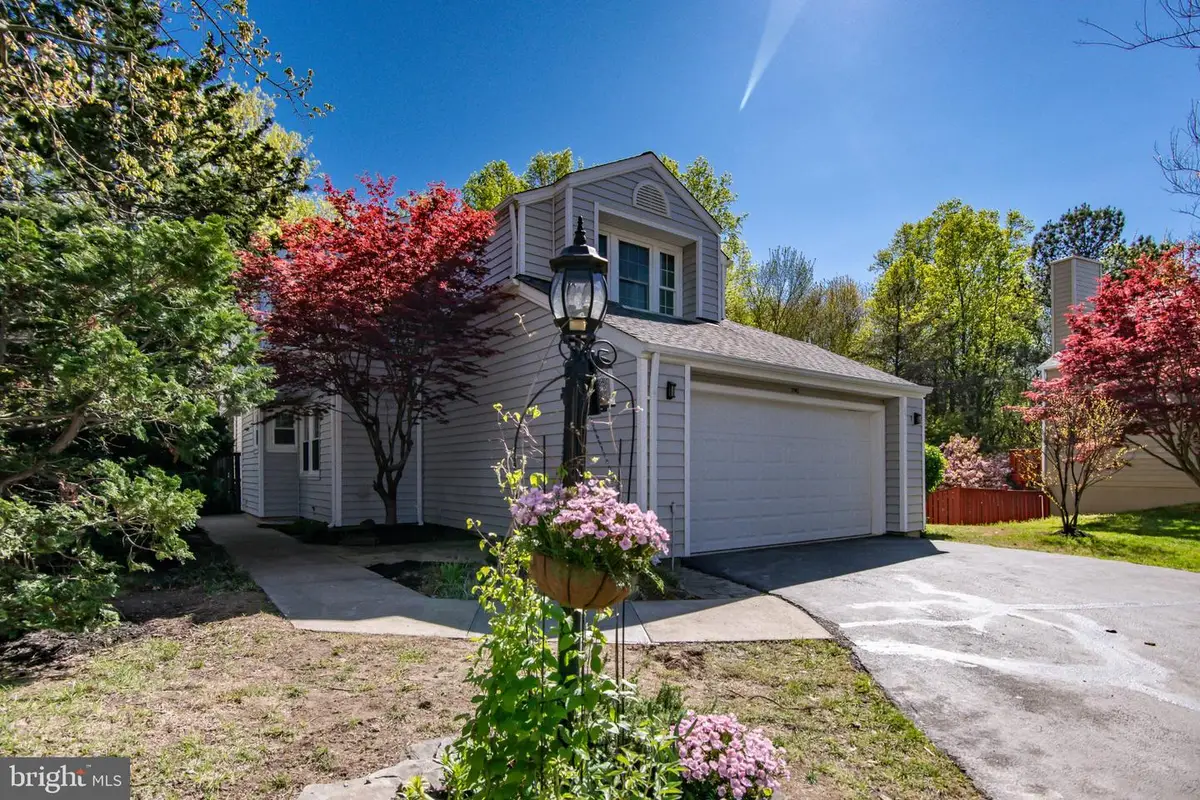 7502 Cross Gate Ln, Alexandria, VA 22315 - #1