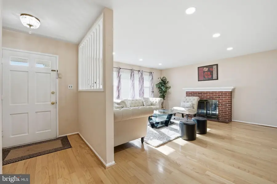 5209 Columbia Rd, Springfield, VA 22151 - #2