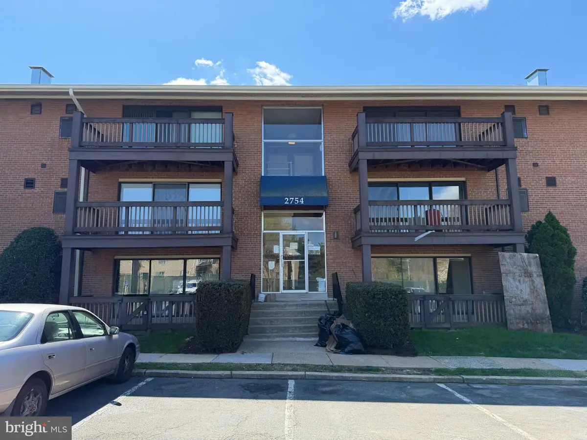 2754 Hollywood Rd #202, Falls Church, VA 22043 - #1
