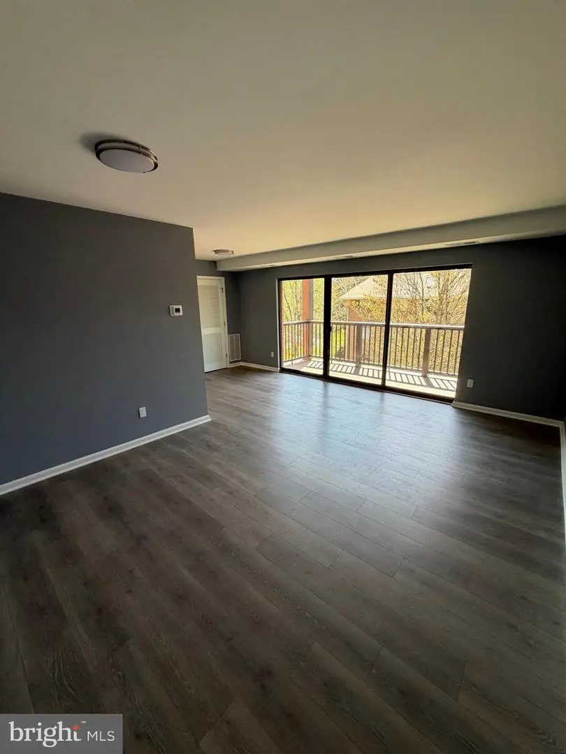 2754 Hollywood Rd #202, Falls Church, VA 22043 - #3