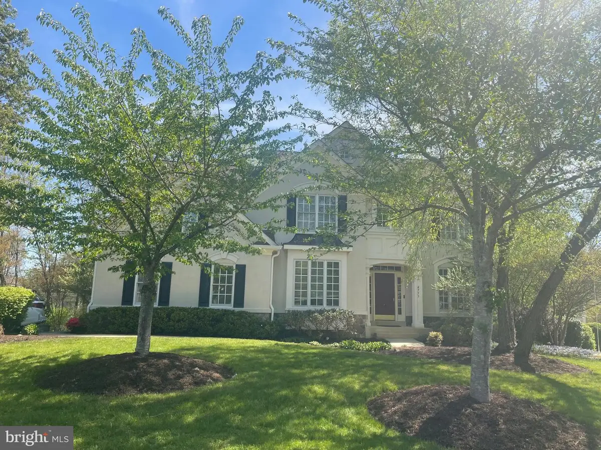 4755 Sun Orchard Dr, Chantilly, VA 20151 - #1