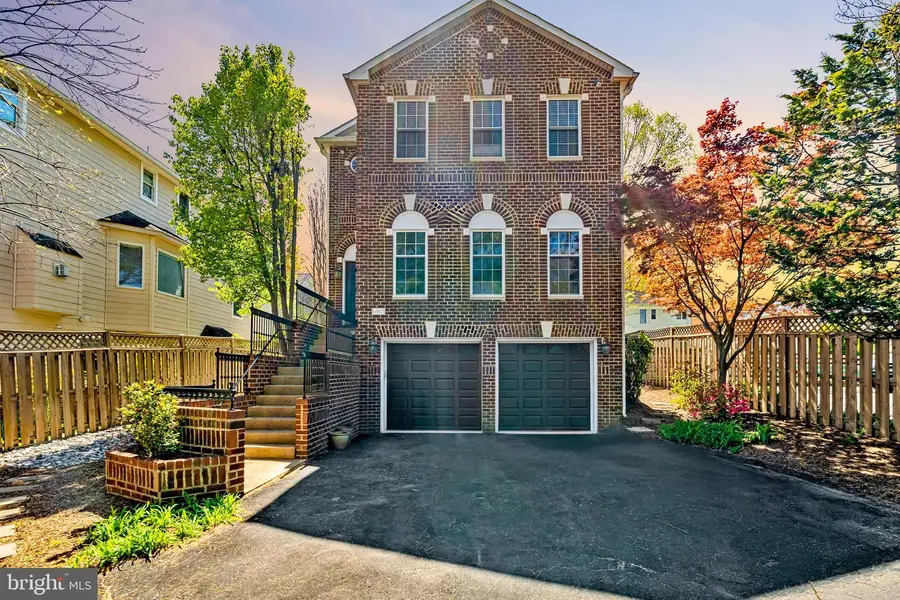 6925 Old Dominion Dr, McLean, VA 22101 - #2