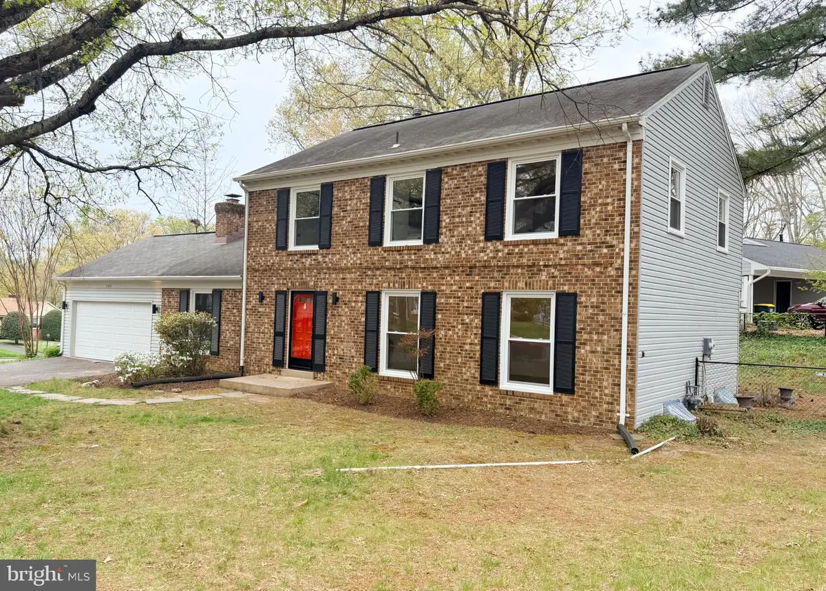 5400 Ellzey Dr, Fairfax, VA 22032 - #1