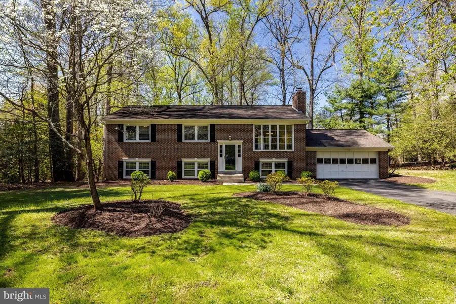 12186 Hickory Knoll Pl, Fairfax, VA 22033 - #2