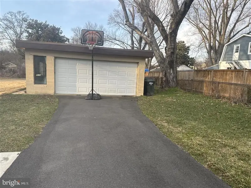 6309 Steinway St, Alexandria, VA 22315 - #3