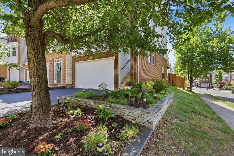 7819 Locust Leaf Ln, Alexandria, VA 22315 - #3