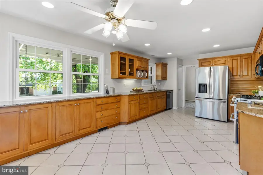 1913 Diplomat Ct, Falls Church, VA 22043 - #2