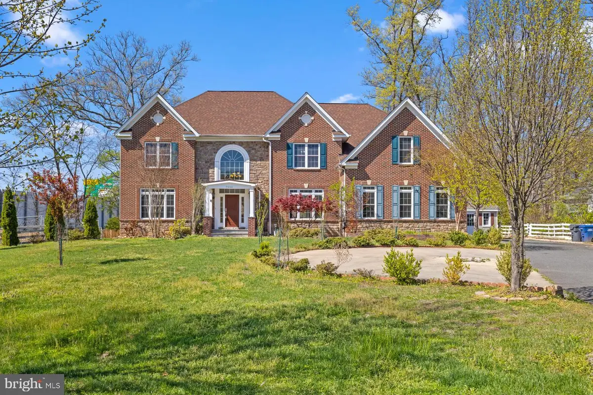 7934 Shreve Rd, Falls Church, VA 22043 - #1