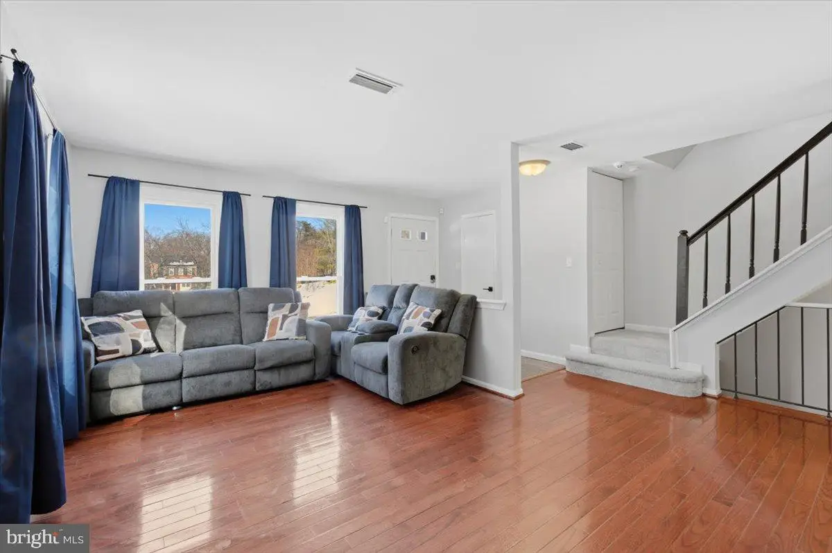 14187 Royal Oak Ln, Centreville, VA 20120 - #1