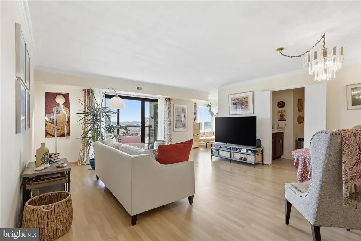 8360 Greensboro Dr #806, McLean, VA 22102 - #1