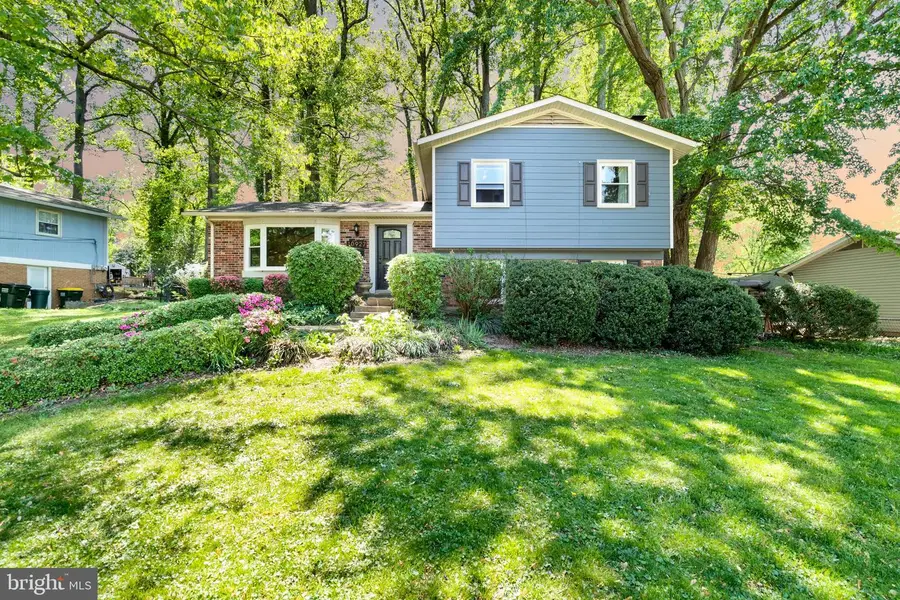 10927 Decatur Dr, Fairfax, VA 22030 - #2