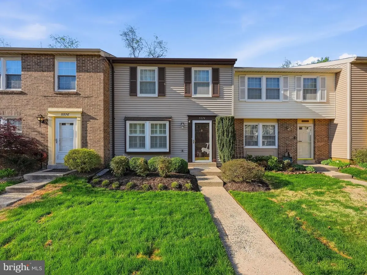 5574 Caithness Ct, Fairfax, VA 22032 - #1