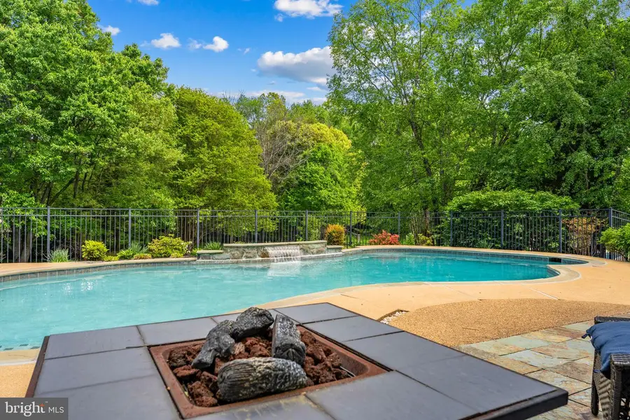 9606 Pemberly Ln, Fairfax Station, VA 22039 - #3