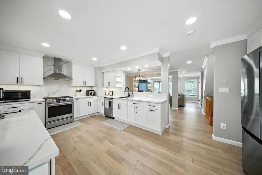 6586 Morning Meadow Dr, Alexandria, VA 22315 - #2