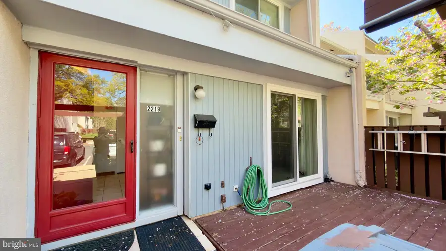 2219 Southgate Sq, Reston, VA 20191 - #3