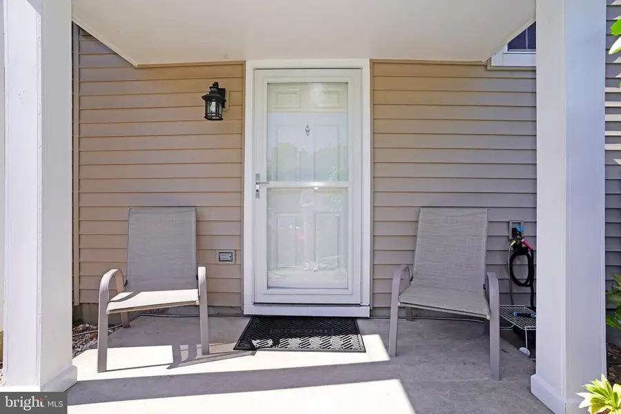 6038 Netherton St, Centreville, VA 20120 - #2