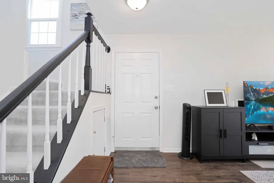 6038 Netherton St, Centreville, VA 20120 - #3