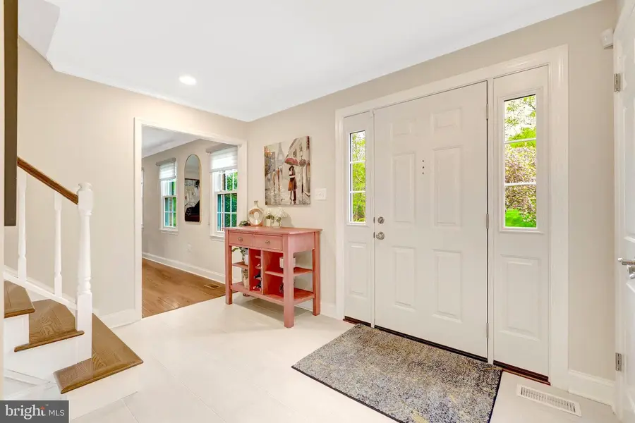 1630 Lozano Dr, Vienna, VA 22182 - #3