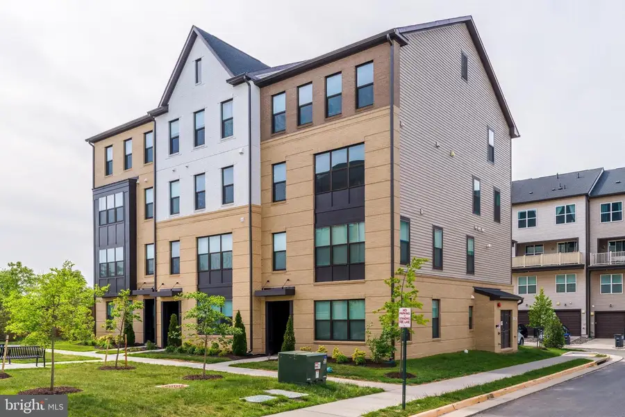 4902 Longmire Way #24, Chantilly, VA 20151 - #3