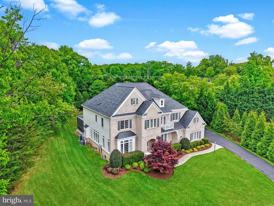 3431 Fawn Wood Ln, Fairfax, VA 22033 - #3