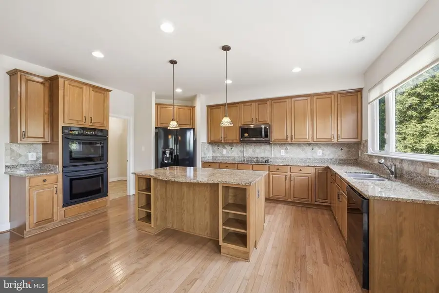 1220 Admiral Zumwalt Ln, Herndon, VA 20170 - #3