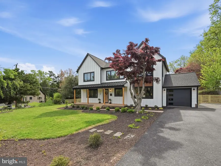 7109 Idylwood Rd, Falls Church, VA 22043 - #2