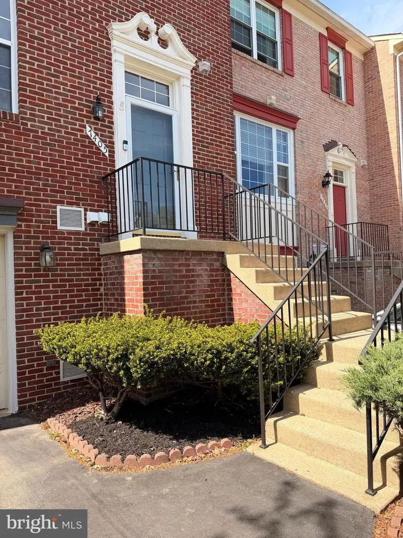 7405 Dunnington Pl, Alexandria, VA 22315 - #3