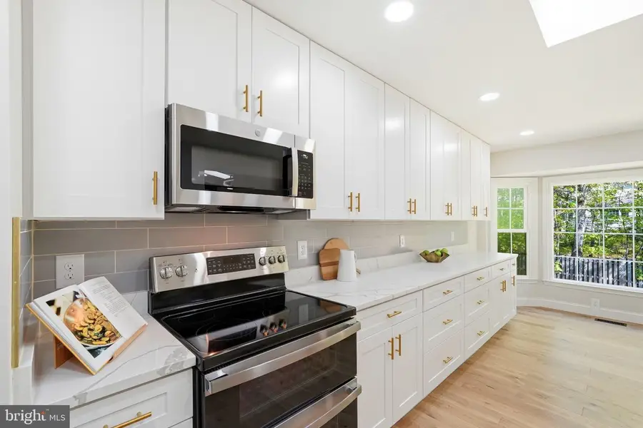 6443 Battle Rock Dr, Clifton, VA 20124 - #2