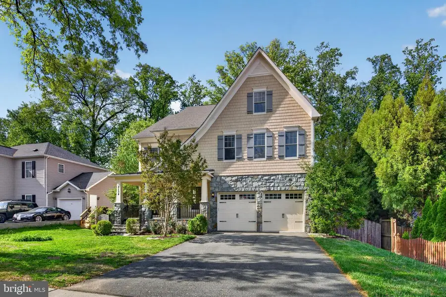 2134 Haycock Rd, Falls Church, VA 22043 - #2