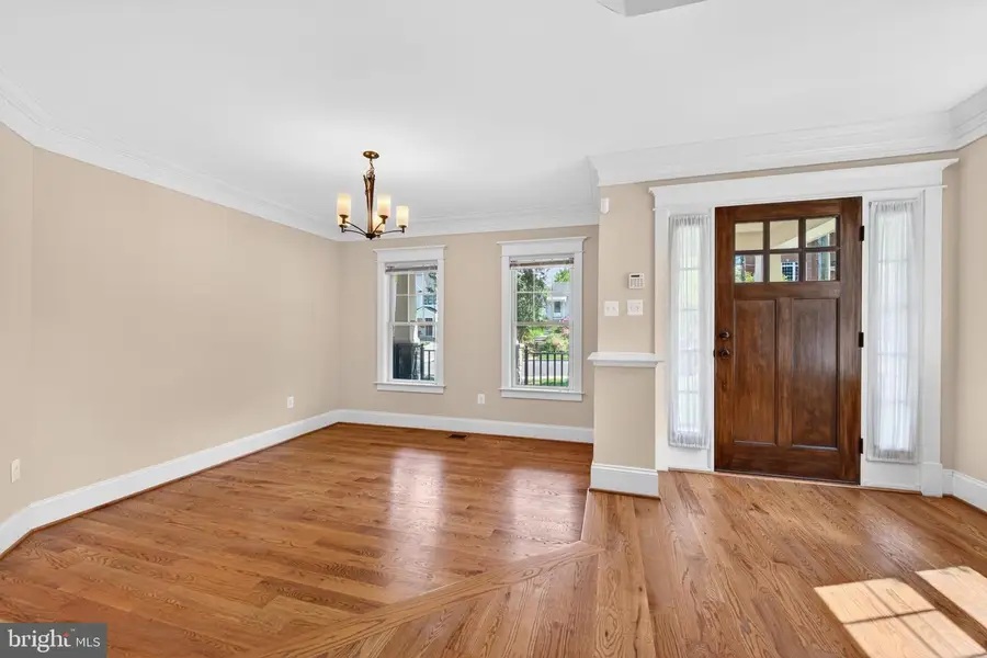 2134 Haycock Rd, Falls Church, VA 22043 - #3