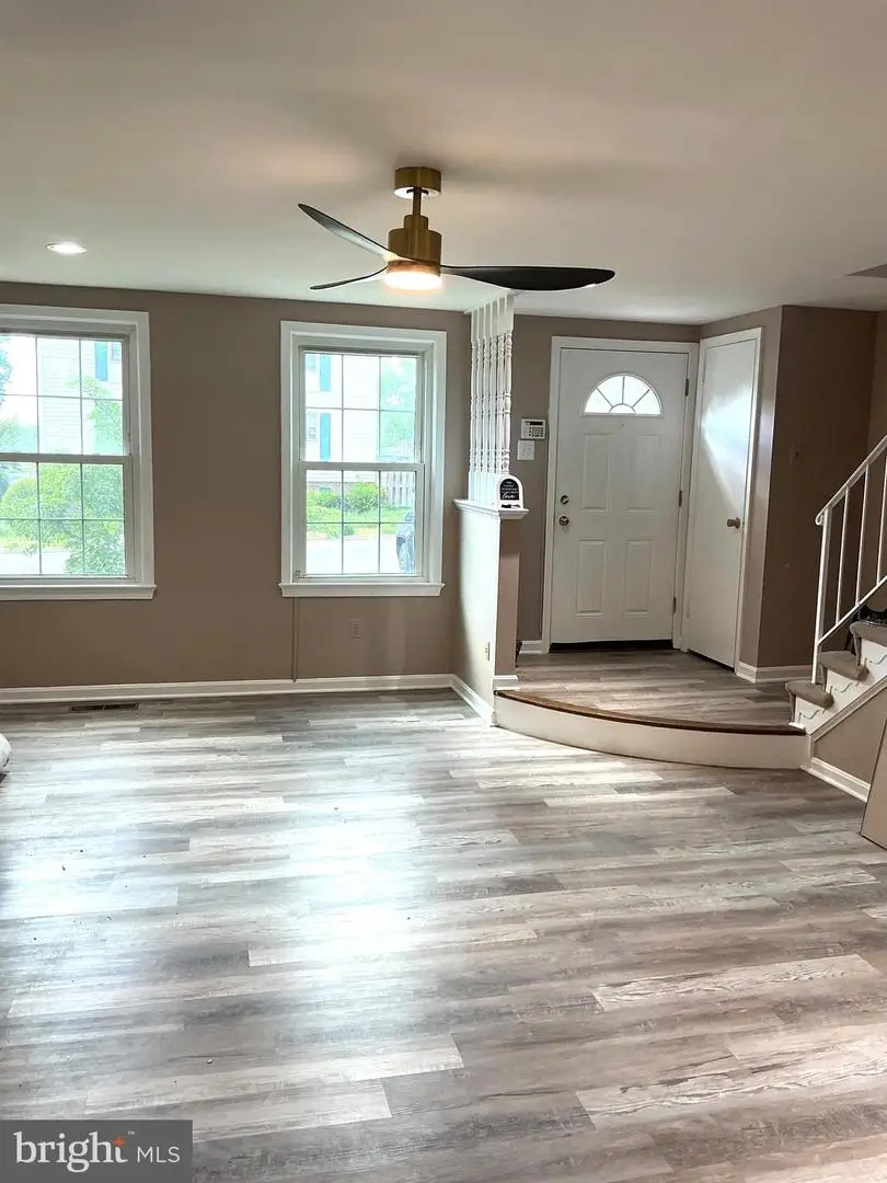 2535 Windbreak Dr, Alexandria, VA 22306 - #2